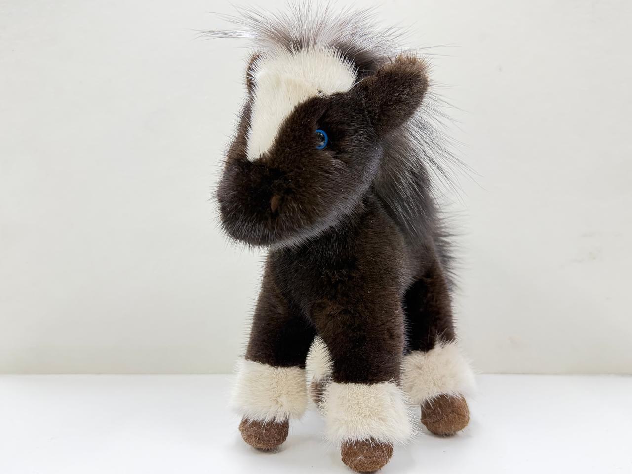 Лошадка из меха норки